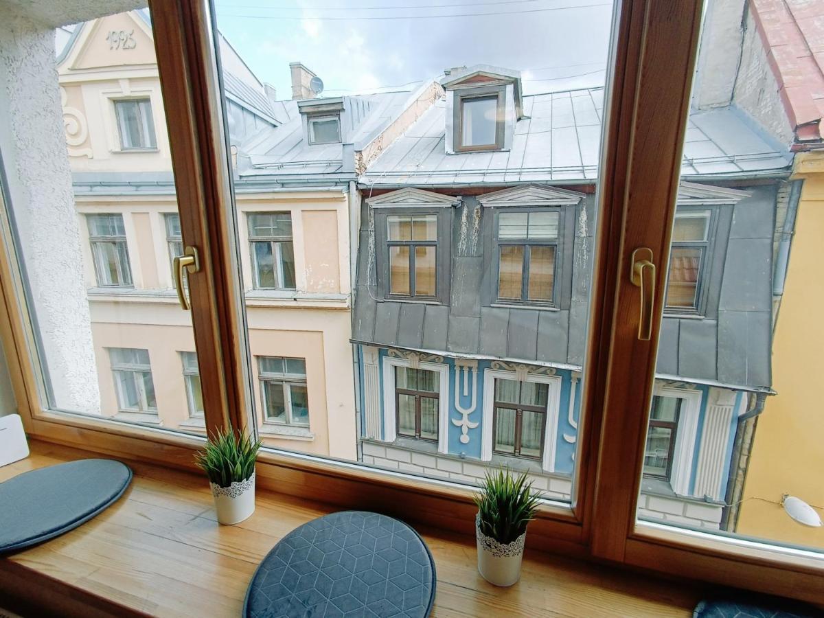 Elegant Old Town Toffee Bliss Apartment, Self Check-in, Steps From Bus Station Huoneisto *
