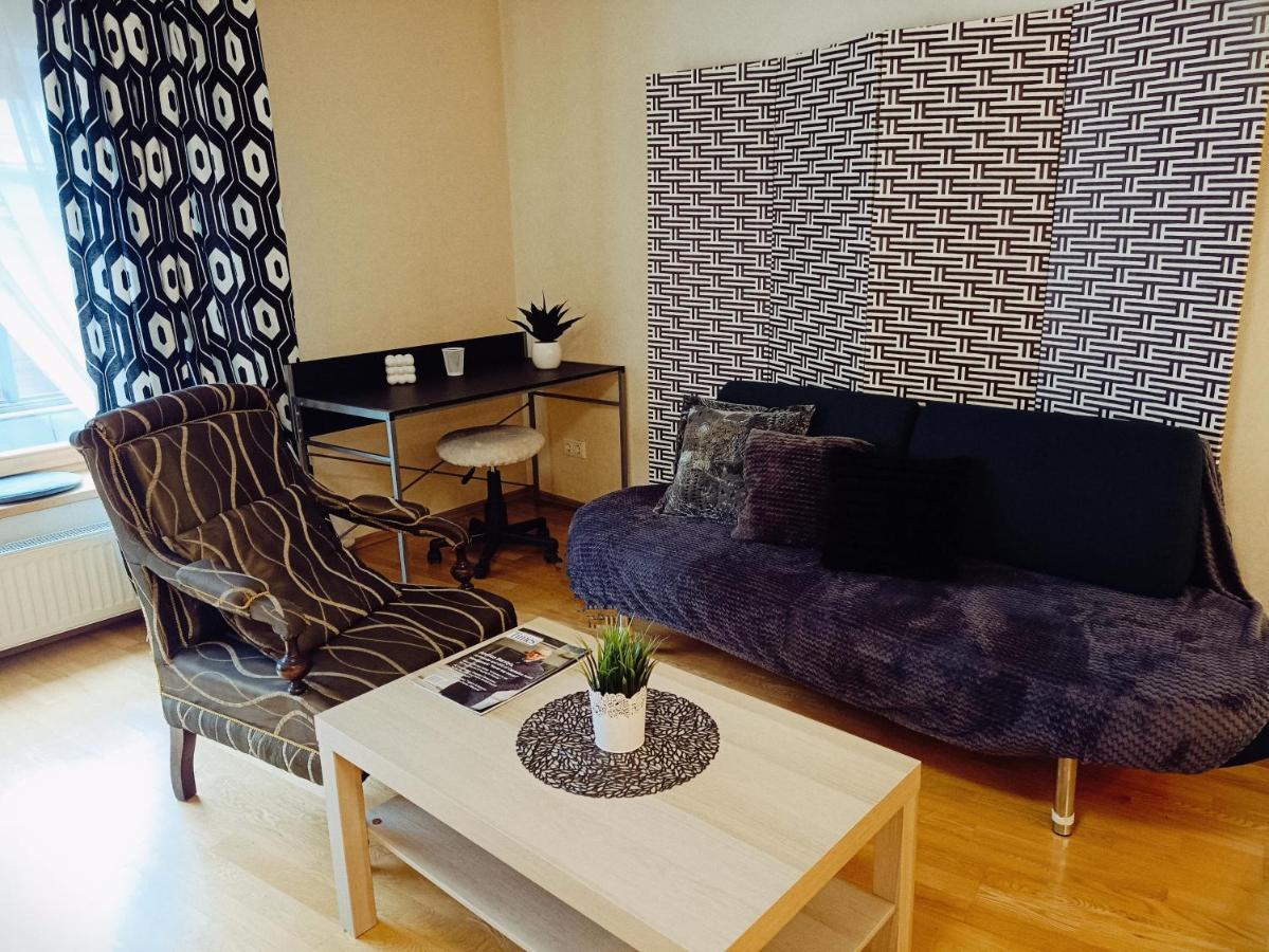 Elegant Old Town Toffee Bliss Apartment, Self Check-in, Steps From Bus Station Huoneisto *