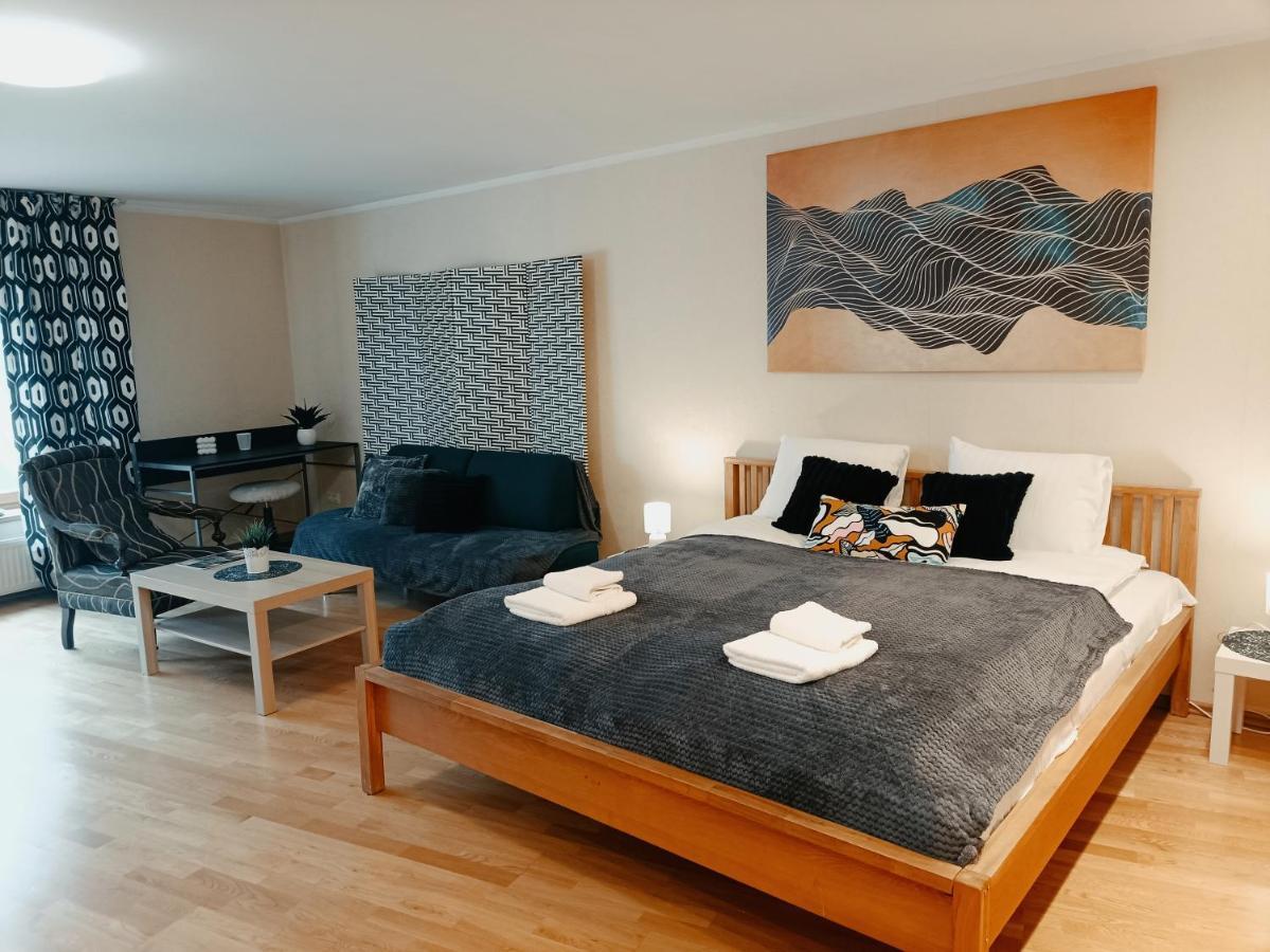 Huoneisto Elegant Old Town Toffee Bliss Apartment, Self Check-in, Steps From Bus Station